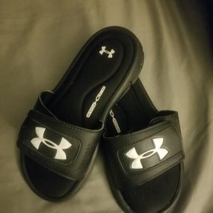 Under armour slides